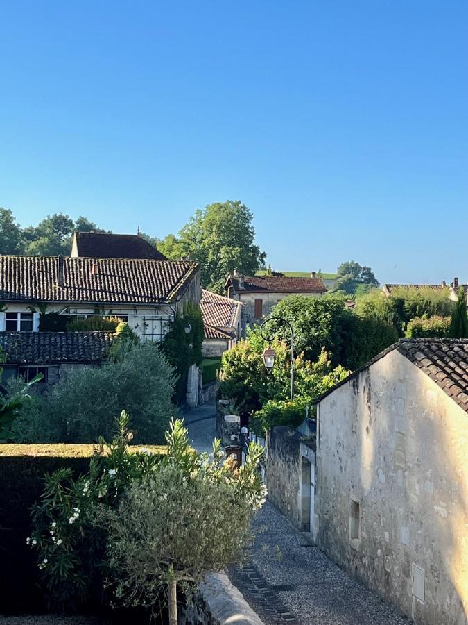La Maison Du Clocher Pensión